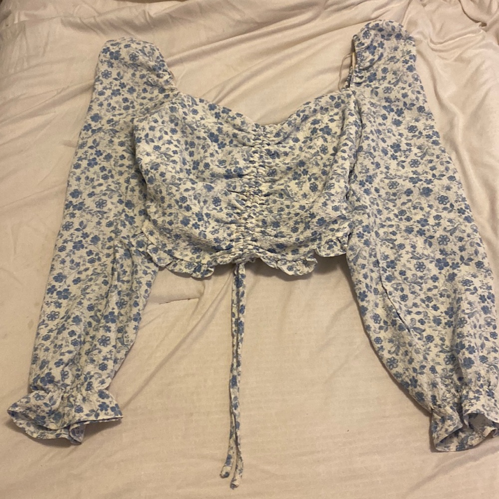 Long sleeve cropped cinched in the front Forever 21 top